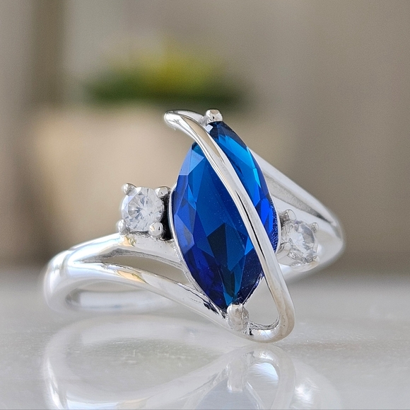 Blue Sapphire Gemstone marquise ring, 925 Sterling Silver Charmed Aroma - Picture 4 of 7